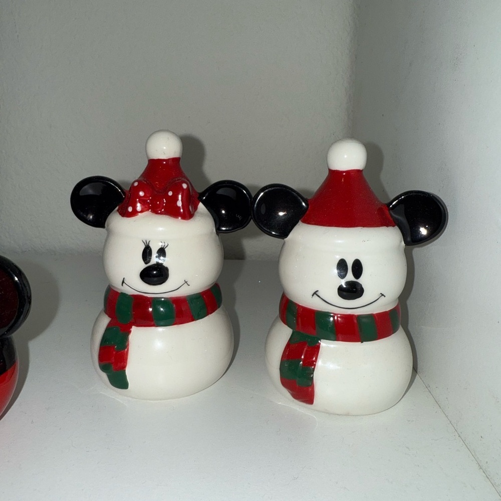 Festive Snowman Salt and Pepper Shaker Set